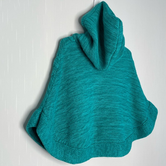 Crazy 8 Girls Cable Knit Hooded Poncho Soft Cotton Acrylic Blend Green XS 4 - Picture 7 of 12
